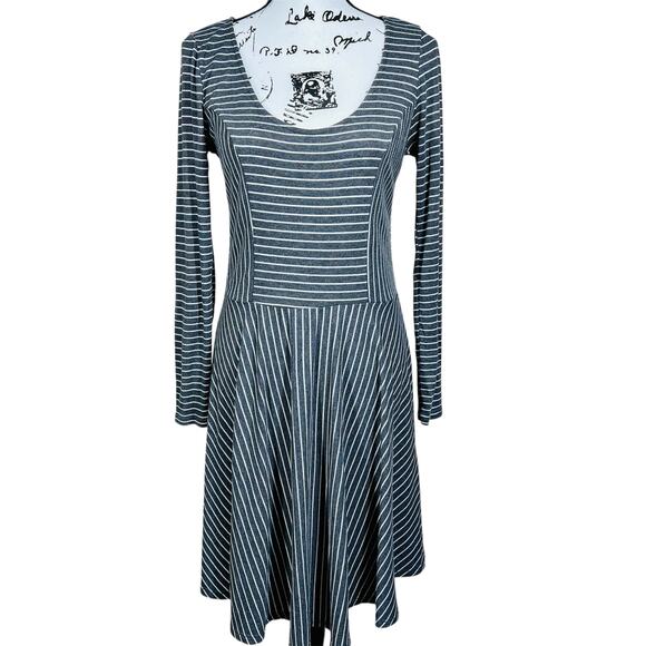 Modcloth Gray White Stripe Weekend Plans Skater Dress Ribbed Stretch Size L - Picture 1 of 15